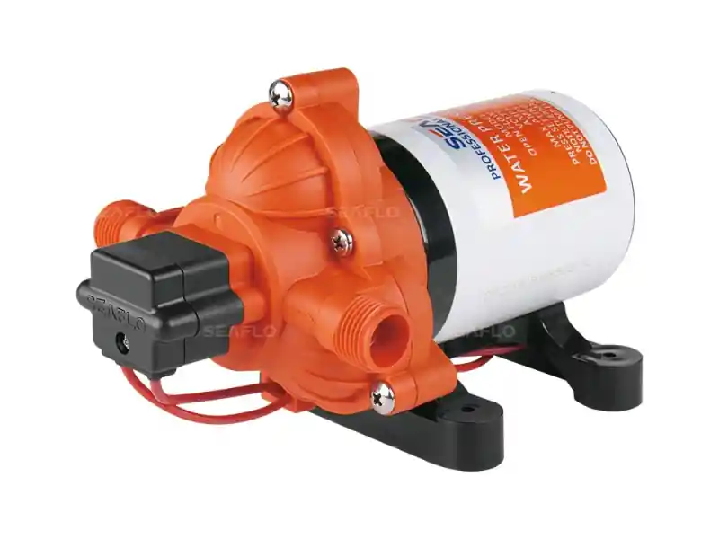 Levný Seaflo 33 typ SFDP1-030-045-33 Membránové čerpadlo, 11.3 l/min, 3.1 bar, 12 V DC