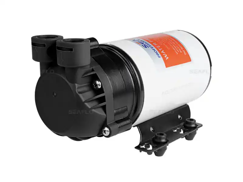 Časově Omezené Seaflo 37 typ SFDPA2-018-180-37 Membránové čerpadlo, 6.8 l/min, 12.4 bar, 230 VAC, PP/SP/EPDM
