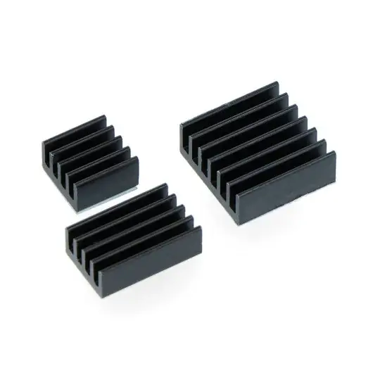 Zlevněný Sada chladičů pro Raspberry Pi - černá s tepelně vodivou páskou - 3 ks.